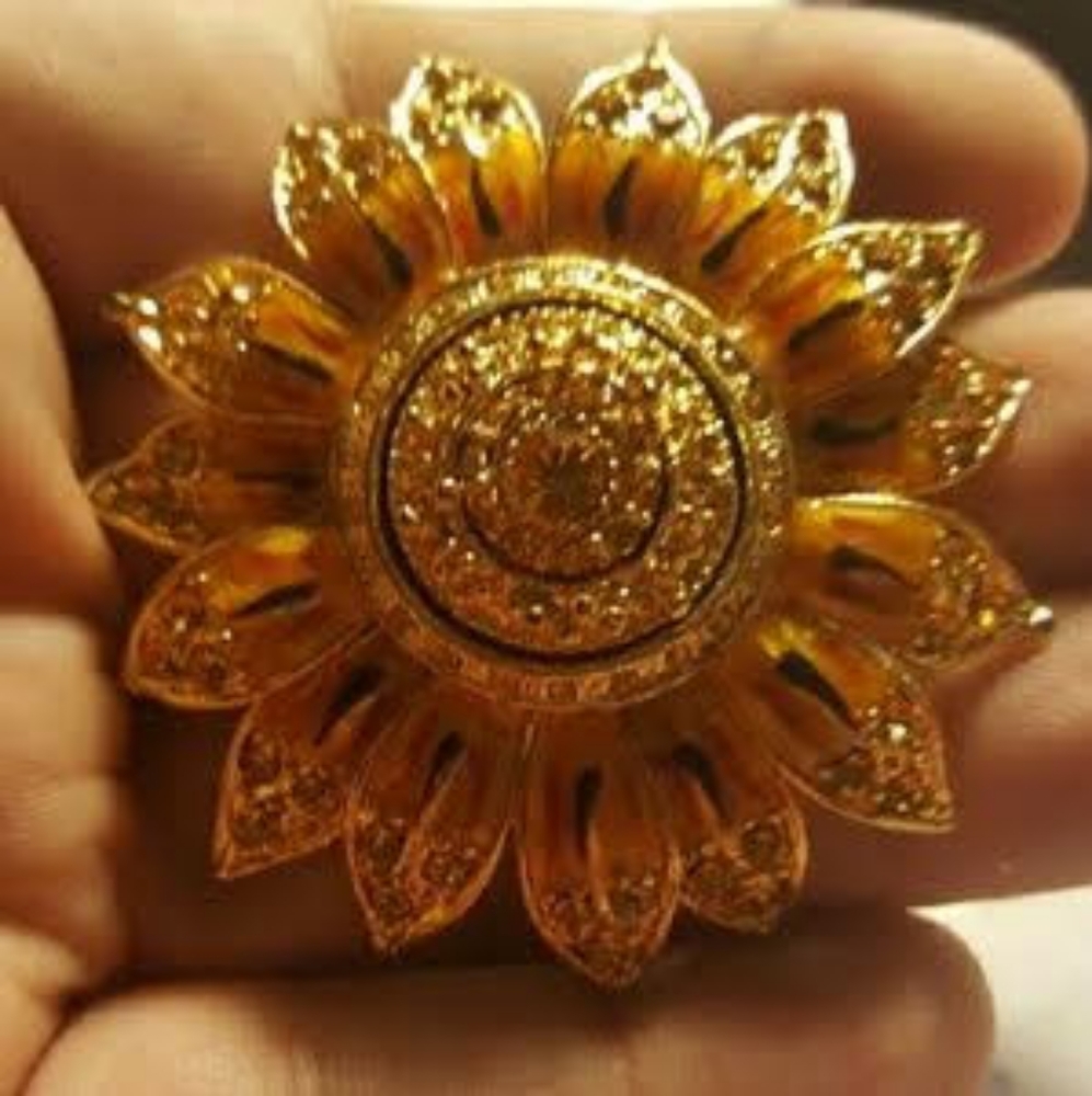 ISO St. John Vintage Sunflower Broche